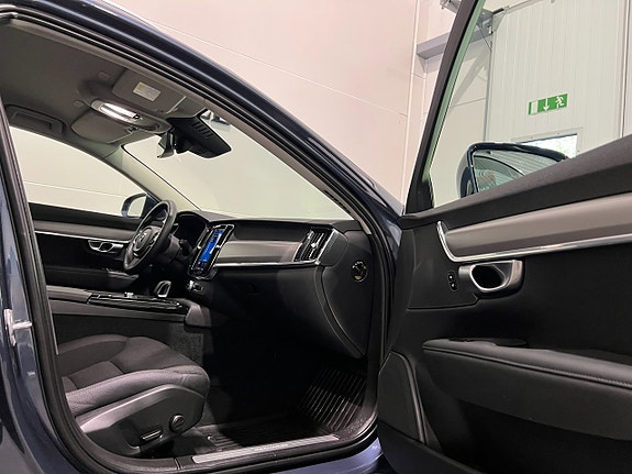 Volvo V90 25 of 29