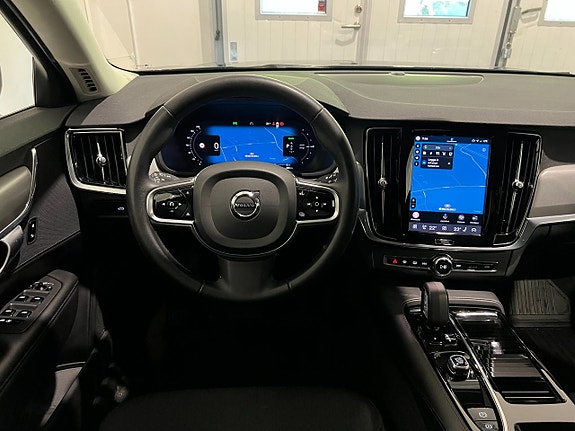 Volvo V90 17 of 29