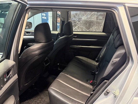 Subaru Outback 14 of 19