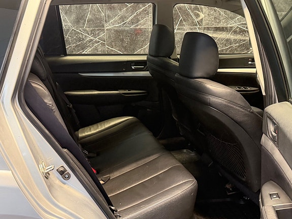 Subaru Outback 3 of 5