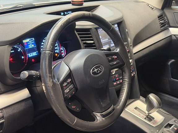 Subaru Outback 2 of 5