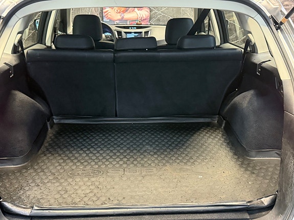 Subaru Outback 8 of 19