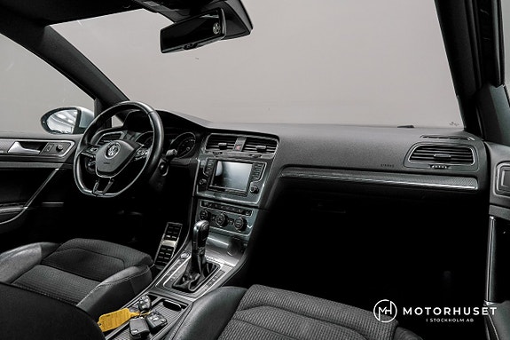 Volkswagen Golf Alltrack 10 of 21