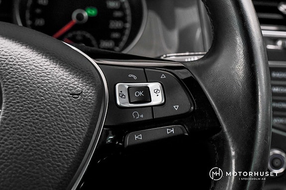 Volkswagen Golf Alltrack 17 of 21