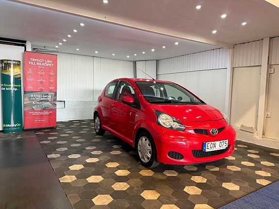 Toyota Aygo 2 of 13
