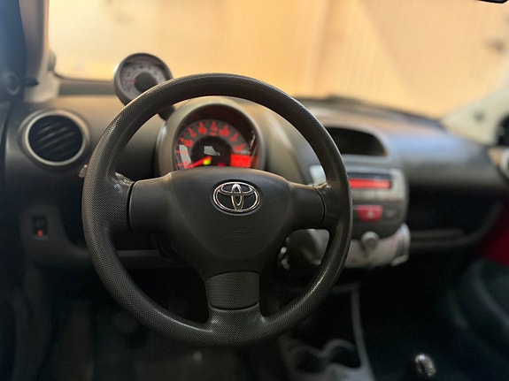 Toyota Aygo 9 of 13