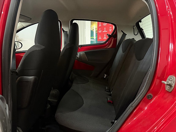 Toyota Aygo 12 of 13
