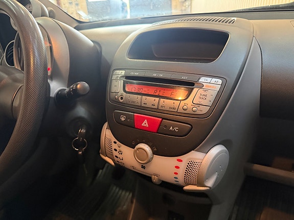 Toyota Aygo 11 of 13