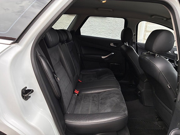 Ford Mondeo 19 of 21