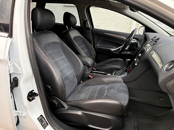 Ford Mondeo 18 of 21