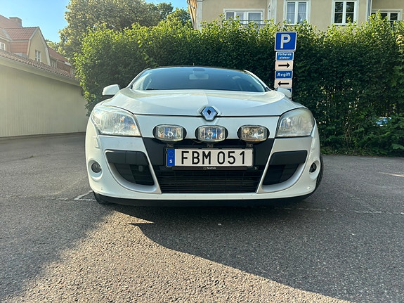 Renault Megane III 2 of 5