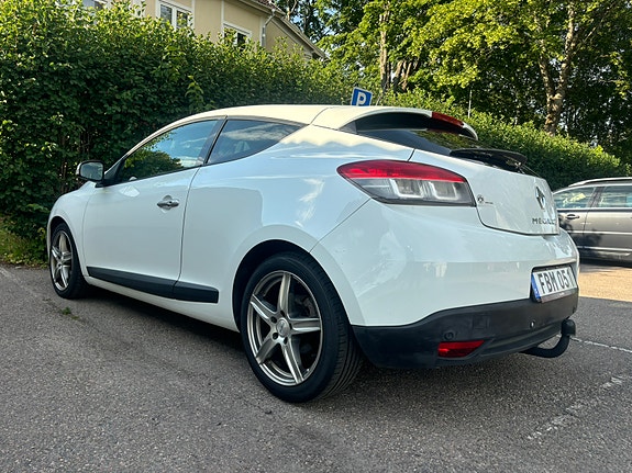 Renault Megane III 3 of 5