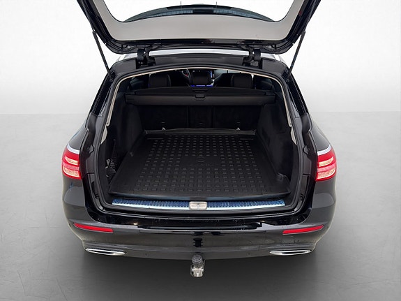 Mercedes-Benz E200 27 of 30