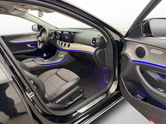 Mercedes-Benz E200 25 of 30