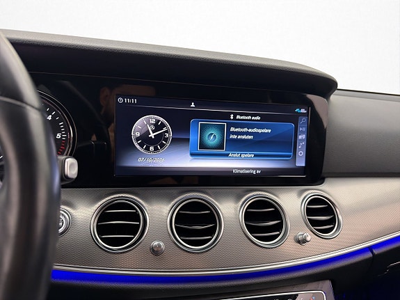 Mercedes-Benz E200 21 of 30