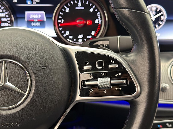 Mercedes-Benz E200 15 of 30