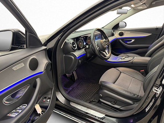 Mercedes-Benz E200 10 of 30