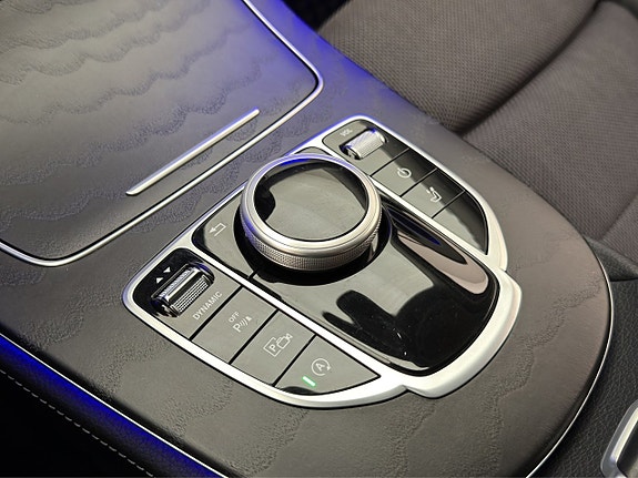 Mercedes-Benz E200 23 of 30