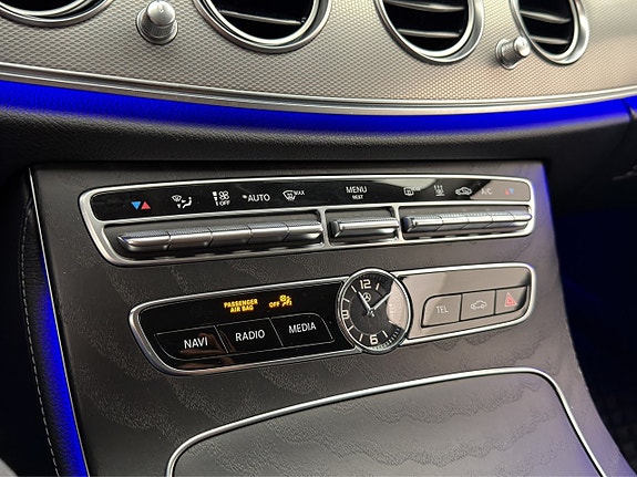 Mercedes-Benz E200 22 of 30