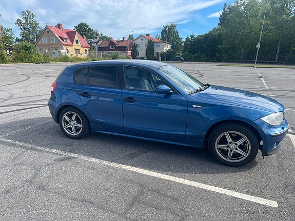 BMW 118i 3 of 8