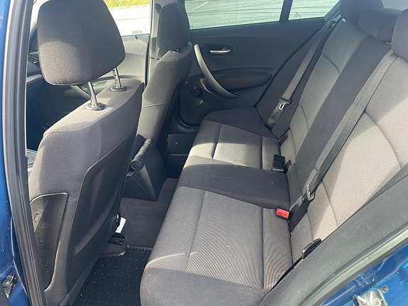 BMW 118i 7 of 8