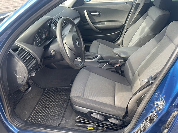 BMW 118i 6 of 8