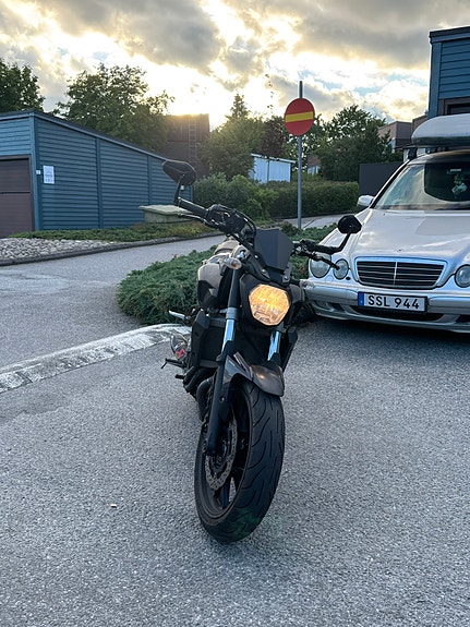 Yamaha MT-07 2 of 8