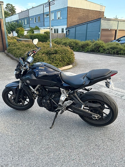 Yamaha MT-07 6 of 8