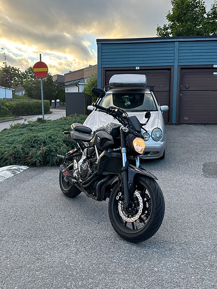 Yamaha MT-07 3 of 8