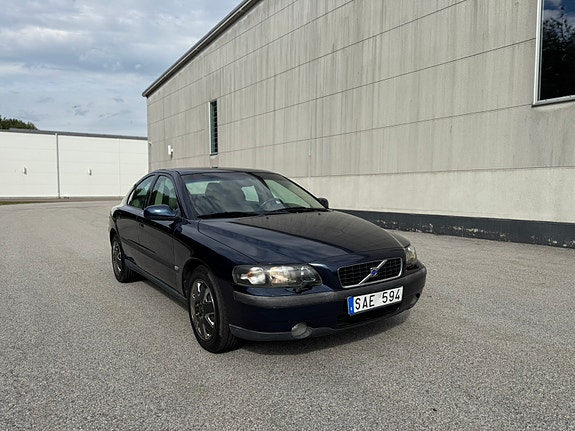 Volvo S60 3 of 5