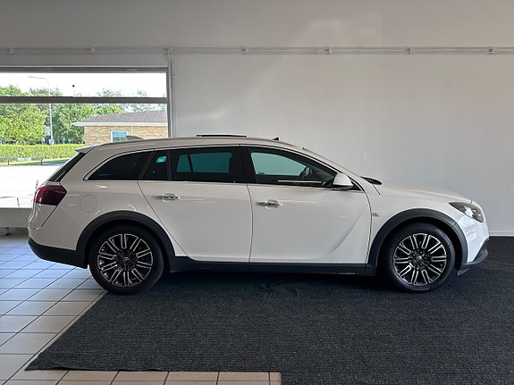 Opel Insignia Country Tourer 6 of 27
