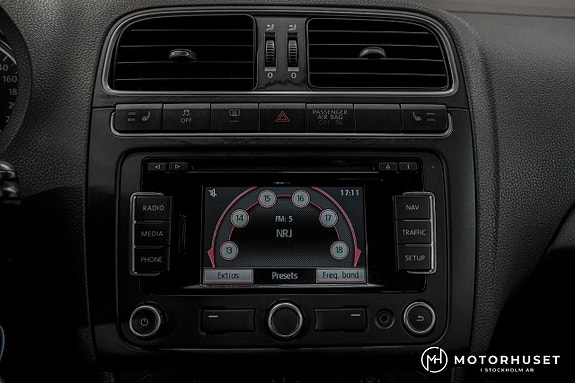 Volkswagen Polo 12 of 15