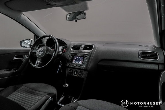 Volkswagen Polo 10 of 15