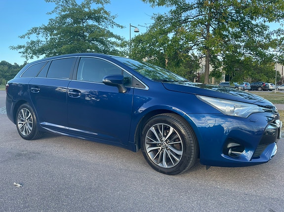 Toyota Avensis 3 of 10