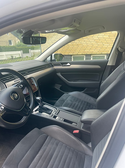 Volkswagen Passat 9 of 10