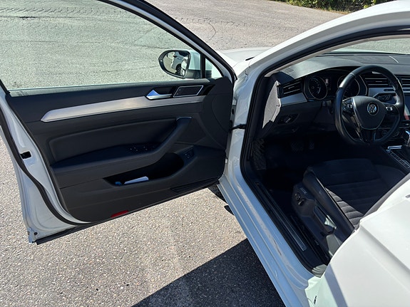 Volkswagen Passat 6 of 10