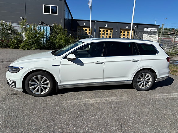 Volkswagen Passat 4 of 5