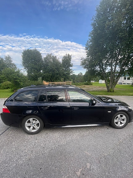 BMW 520d 3 of 5