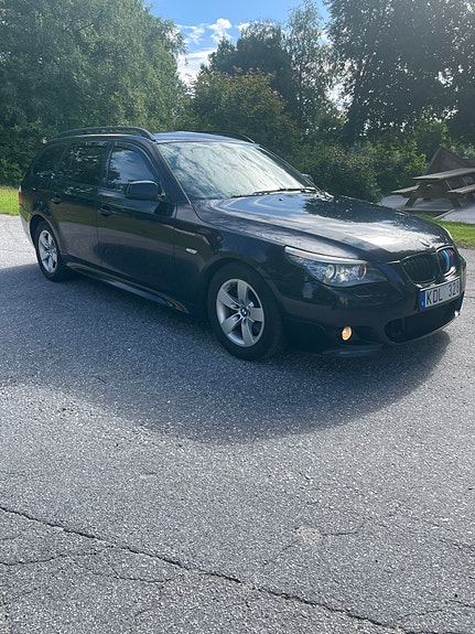 BMW 520d 2 of 5