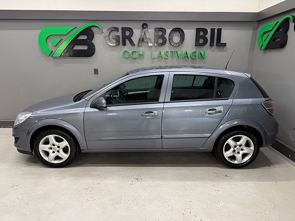Opel Astra 2 of 5