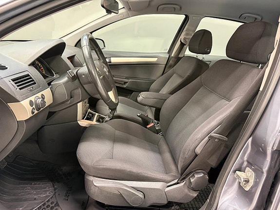Opel Astra 9 of 21