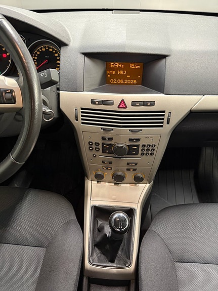 Opel Astra 14 of 21