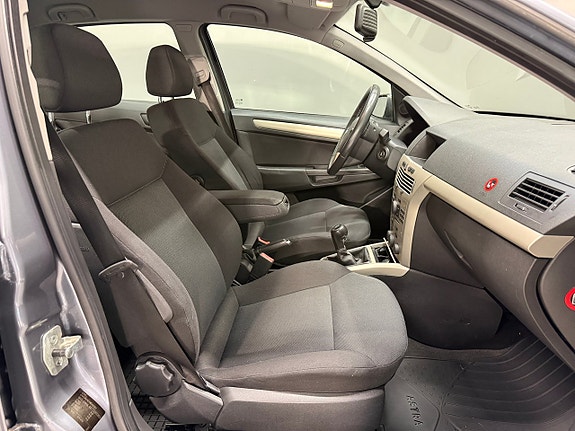 Opel Astra 10 of 21