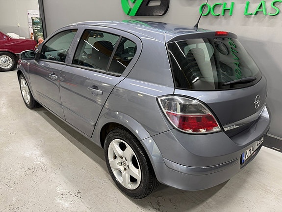 Opel Astra 3 of 5