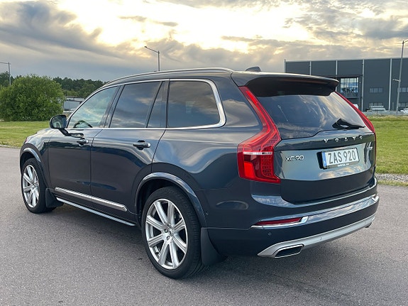 Volvo XC90 3 of 5