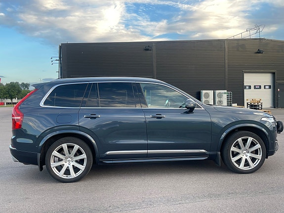 Volvo XC90 4 of 5