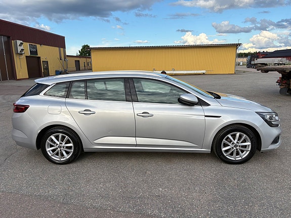 Renault Megane 3 of 5