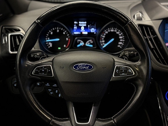 Ford Kuga 18 of 26