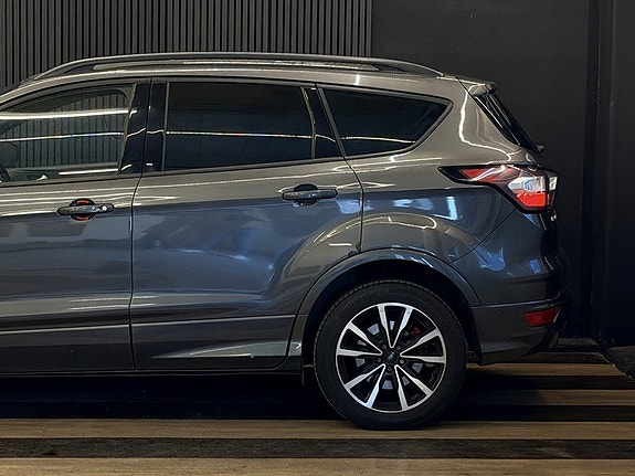 Ford Kuga 7 of 26