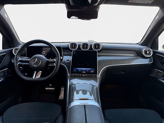Mercedes-Benz GLC300 de 7 of 27